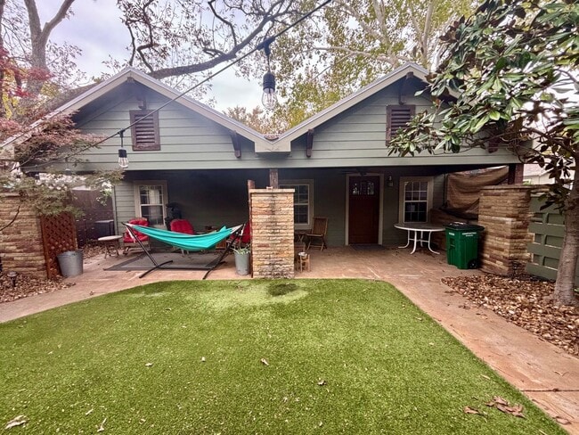 property at 4214 Bellevue Pl