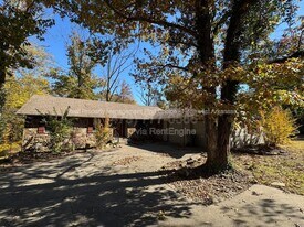 23 N Howard Pl in Rogers, AR - Building Photo