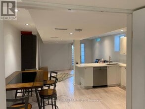 130 Ashdale Ave in Toronto, ON - Building Photo - Building Photo