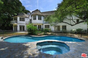 3254 Oakdell Rd in Los Angeles, CA - Building Photo