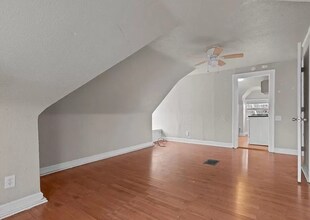 3716 Central St-Unit -Central D in Kansas City, MO - Building Photo - Building Photo