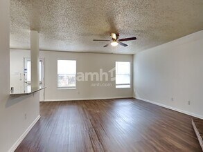 5205 Bedfordshire Dr in Fort Worth, TX - Foto de edificio - Building Photo