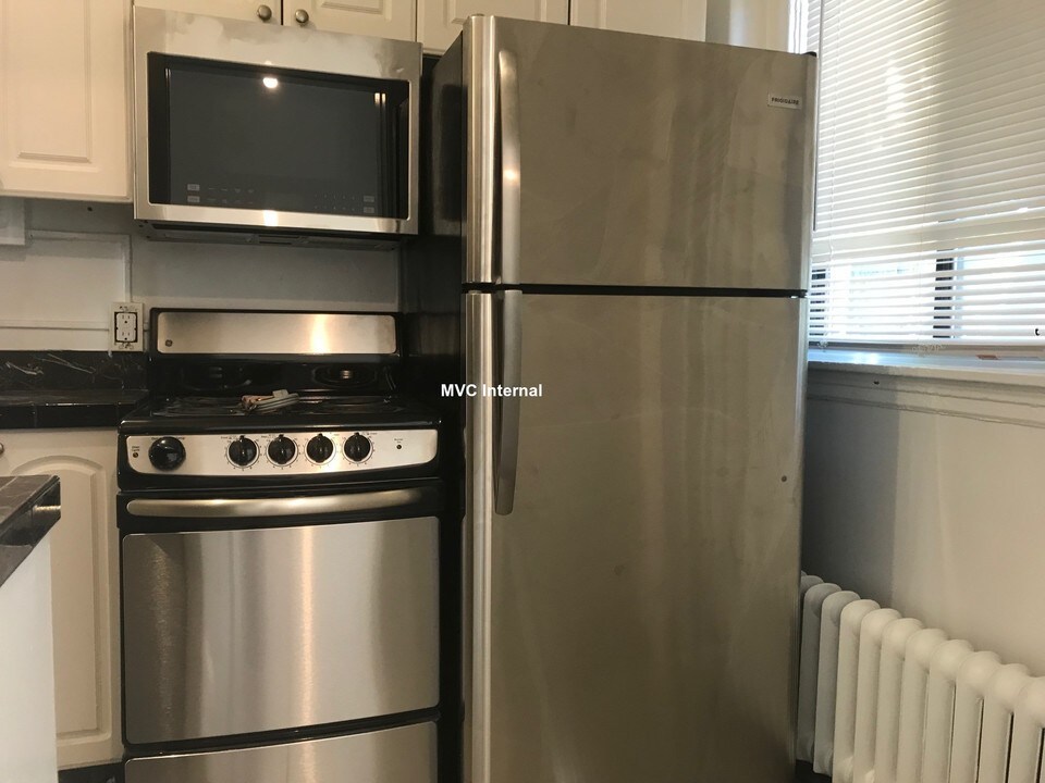 232 Walnut St in Newton, MA - Building Photo
