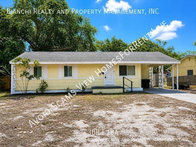 property at 930 Alcazar Wy S