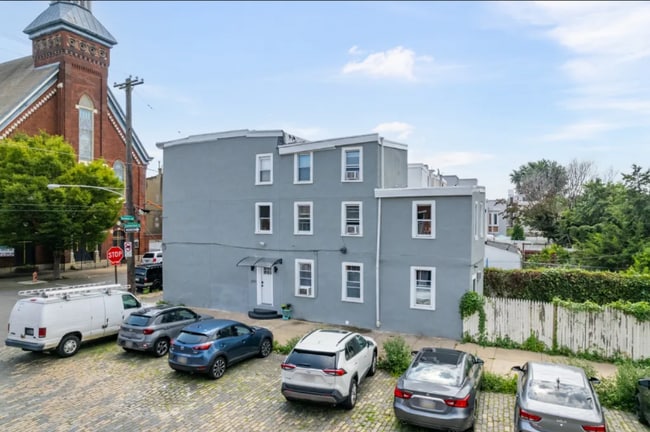 2150 E Cumberland St-Unit -Unit 5 in Philadelphia, PA - Building Photo - Building Photo
