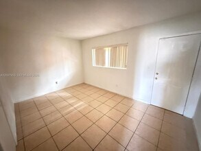 2330 NW 11th St in Miami, FL - Building Photo - Building Photo