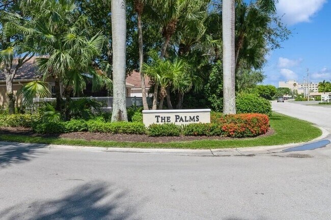 160 Palm Cir in Atlantis, FL - Building Photo - Building Photo