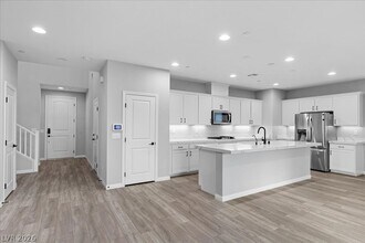 10423 Stroma Ave in Las Vegas, NV - Building Photo - Building Photo