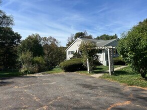 151 Washington Ave in Woodbury, CT - Building Photo - Building Photo