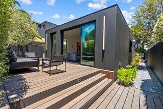 1527 Cabrillo Ave in Los Angeles, CA - Foto de edificio - Building Photo