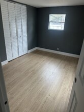 11416 US-92 in Seffner, FL - Foto de edificio - Building Photo