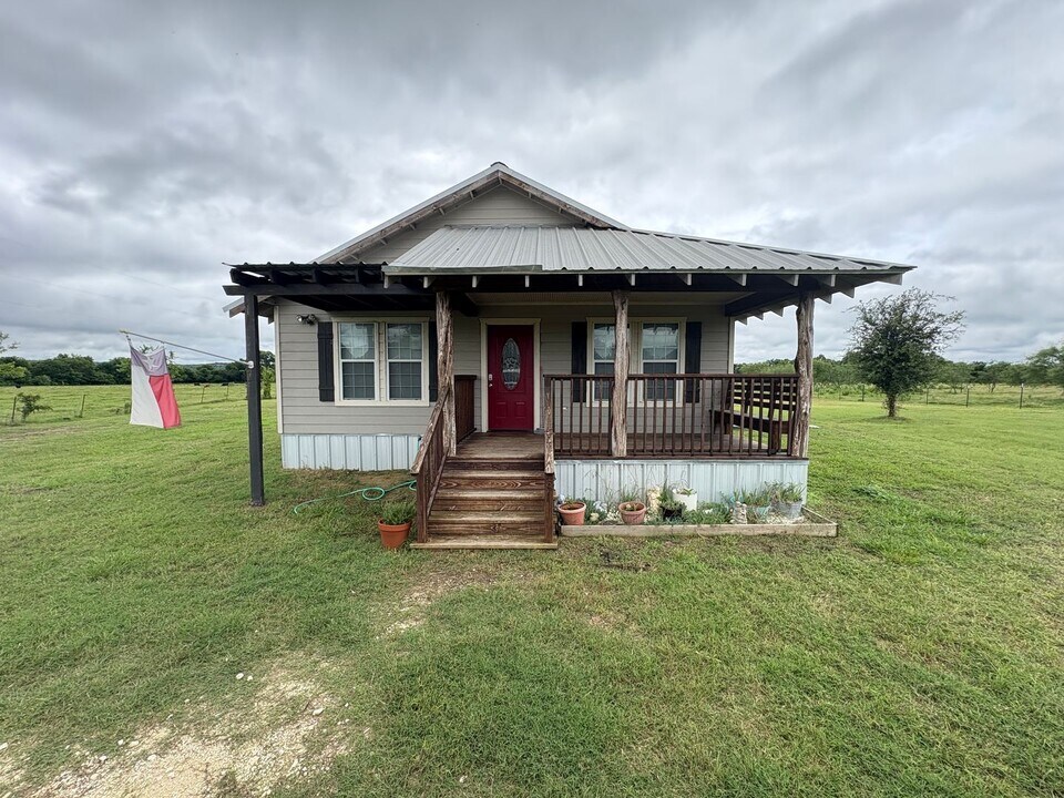 9615 Farm-To-Market 200 in Cleburne, TX - Building Photo