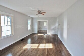 1257 Lorenzo Dr SW in Atlanta, GA - Building Photo - Building Photo