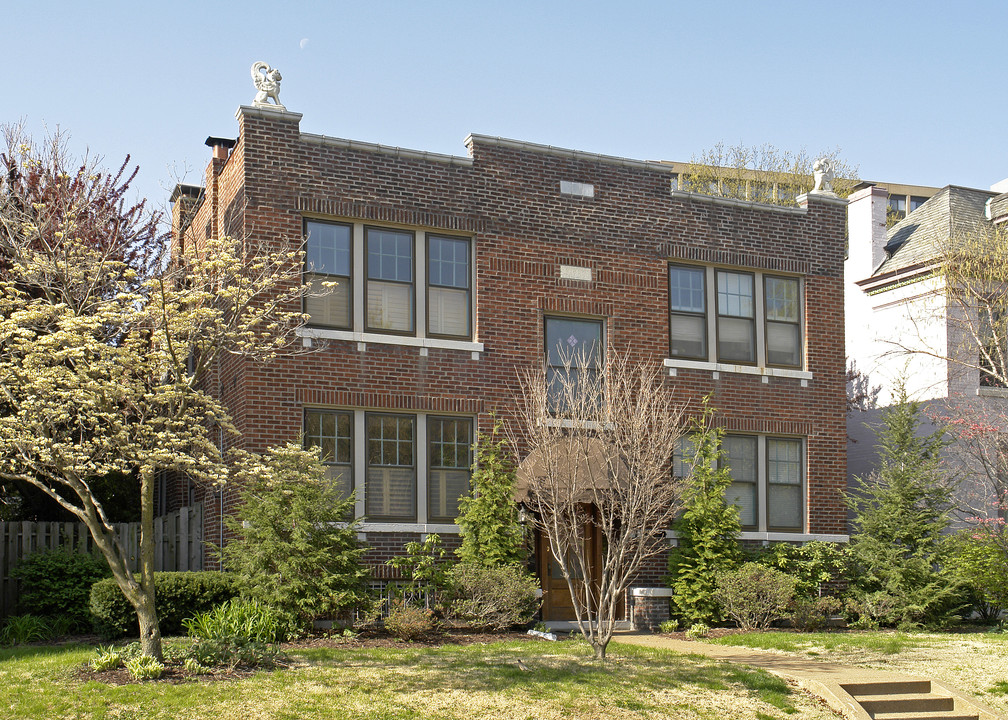 4416 Laclede Ave in St. Louis, MO - Building Photo