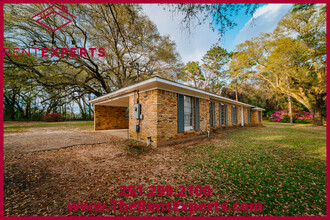 10470 Old Pascagoula Rd in Grand Bay, AL - Building Photo - Building Photo