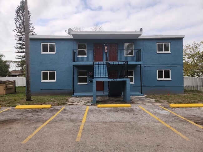 1757 Russell St S in St. Petersburg, FL - Building Photo - Building Photo
