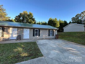 108 Bryans Way in Lincolnton, NC - Building Photo