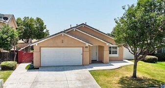 5220 Holstein St in Riverside, CA - Building Photo