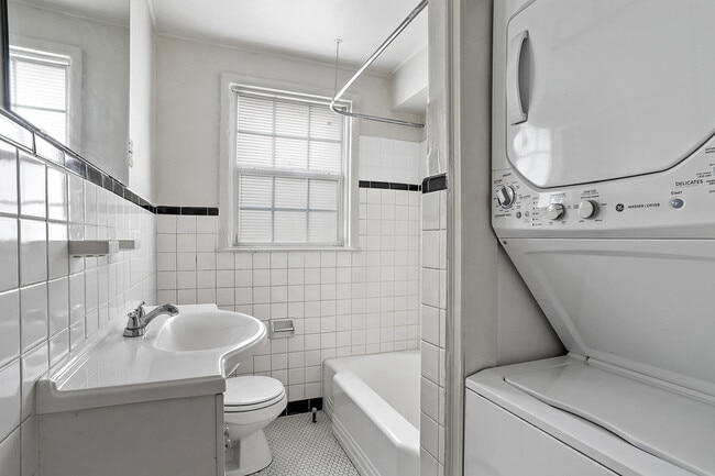 4236 Perkins Rd in Baton Rouge, LA - Building Photo - Building Photo