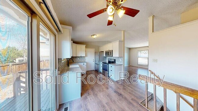 property at 2465 Ptarmigan Ln