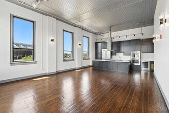 222 W 15th St in Cincinnati, OH - Building Photo - Building Photo