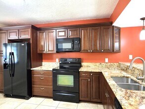 2721 Village Blvd in West Palm Beach, FL - Building Photo - Building Photo