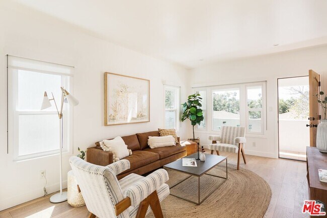 5847 1/2 Ernest Ave in Los Angeles, CA - Building Photo - Building Photo