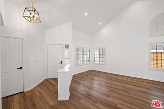 4120 Arroyo Willow Ln in Agoura Hills, CA - Foto de edificio - Building Photo