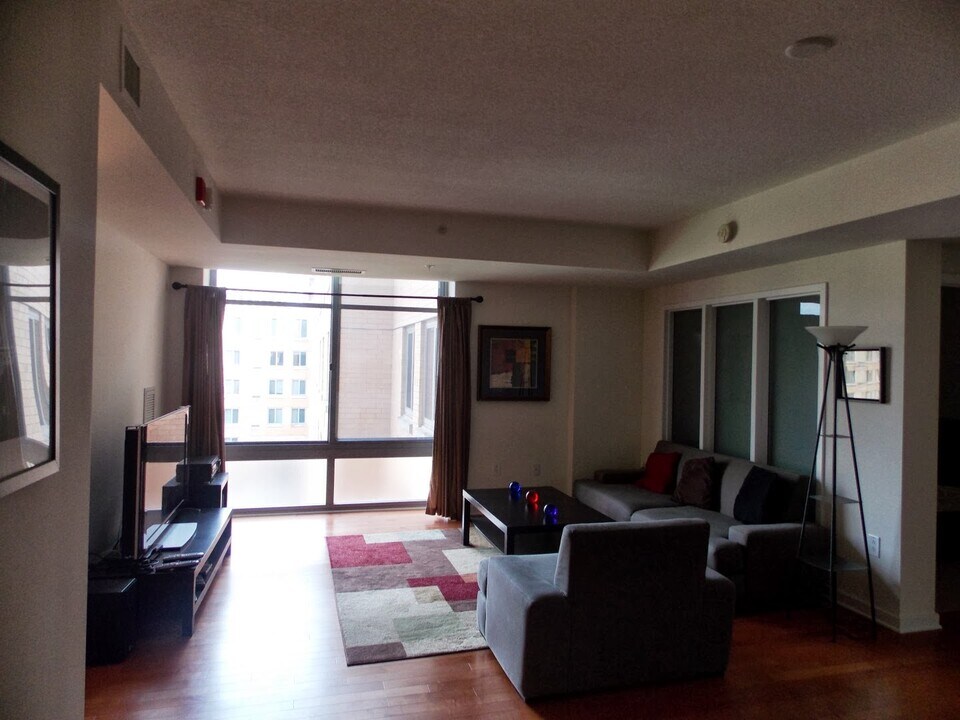 475 K St NW, Unit 726 in Washington, DC - Foto de edificio