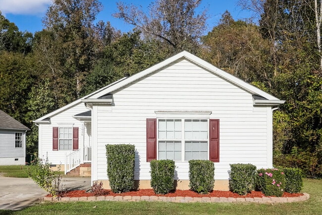 property at 11926 Stewarts Crossing Dr