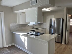 3031 Royal Palm Way in Tallahassee, FL - Building Photo - Building Photo