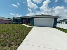 1407 NE 16th Terrace in Cape Coral, FL - Building Photo