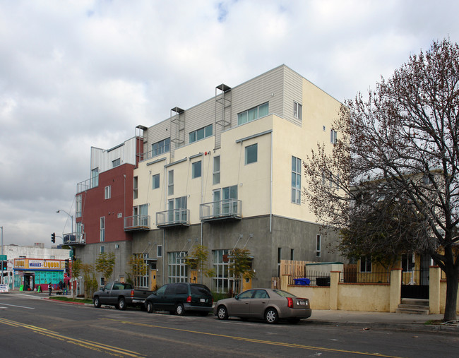 Bridgeview Lofts in San Diego, CA - Foto de edificio - Building Photo