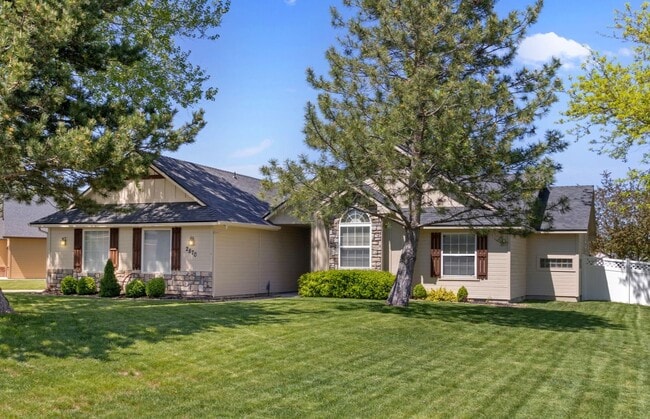 2870 N High Desert Wy in Meridian, ID - Building Photo - Building Photo