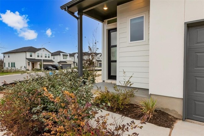 property at 1703 Kit Cir