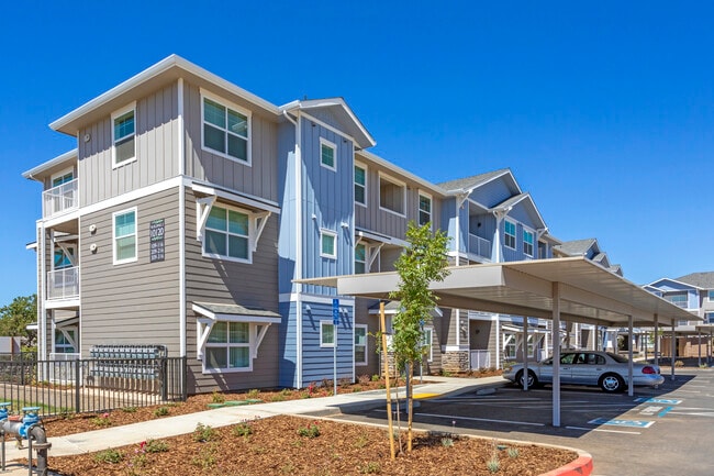 The Gardens at Quail Run in Elk Grove, CA - Foto de edificio - Building Photo