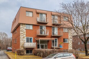 1975 Albert-Murphy Av in Laval, QC - Building Photo