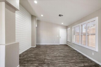 4623 E Desert Wind Dr. in Phoenix, AZ - Building Photo - Building Photo