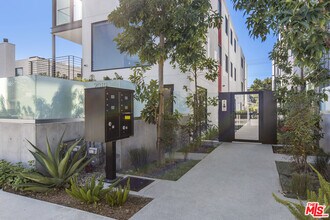 2019 Barry Ave in Los Angeles, CA - Building Photo - Building Photo