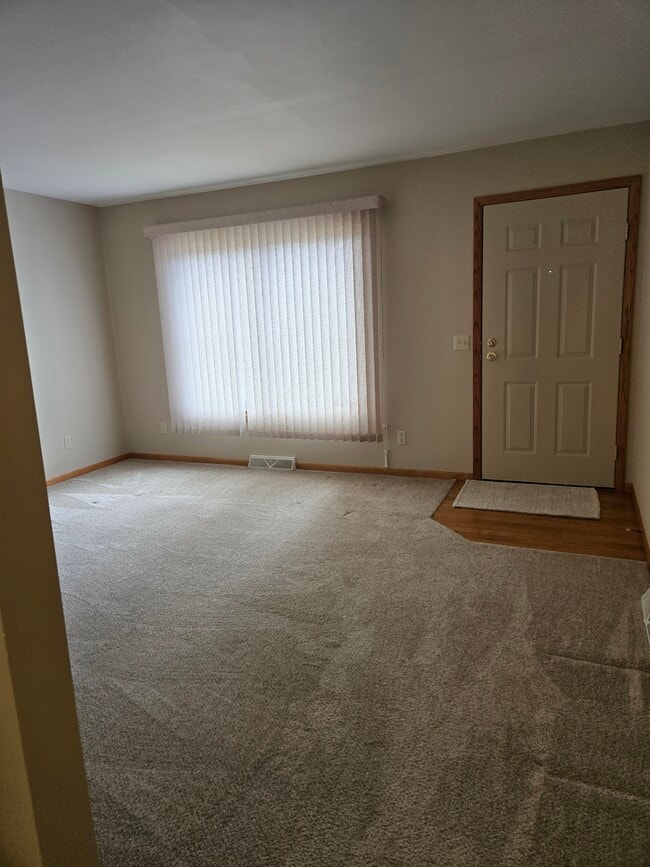 1600 Dennis Dr in Plover, WI - Building Photo - Building Photo