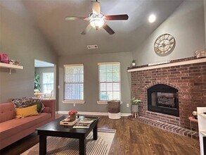 4054 W Olive Tree Dr in Fayetteville, AR - Building Photo - Building Photo