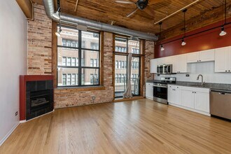 1801 S Michigan Ave in Chicago, IL - Building Photo - Building Photo