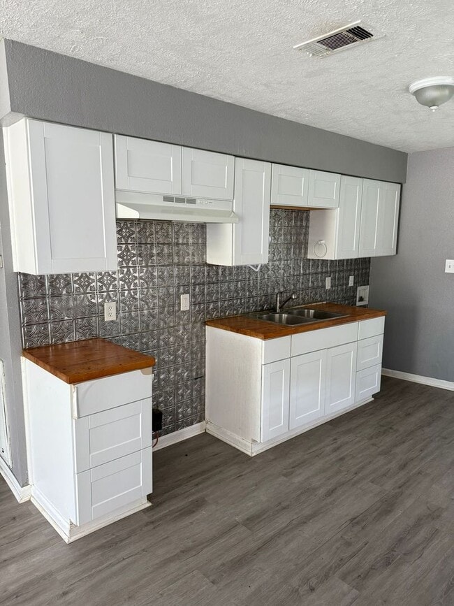 310 S Farragut Ave in Orange, TX - Building Photo - Building Photo