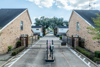 Beverly Place Townhomes in Houston, TX - Building Photo - Building Photo