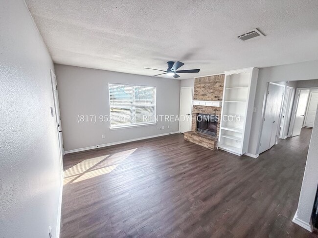 3338 Heritage Ln in Forest Hill, TX - Building Photo - Building Photo