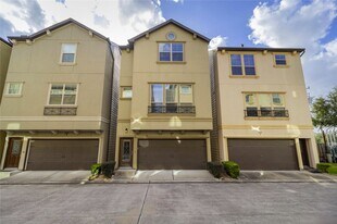 6363 Fairdale Ln in Houston, TX - Building Photo