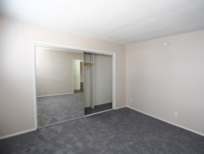 3748 Midvale Ave in Los Angeles, CA - Building Photo - Interior Photo