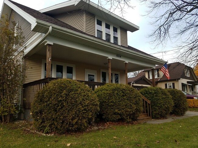 6014 County Road K in Hartford, WI - Foto de edificio - Building Photo