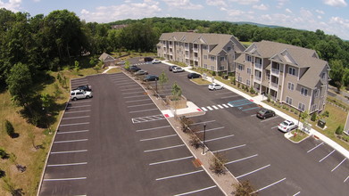 Twin Ponds at Clinton in Clinton, NJ - Building Photo - Building Photo