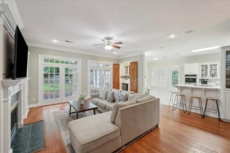 4 Twin Cir Dr in Beaumont, TX - Building Photo - Building Photo